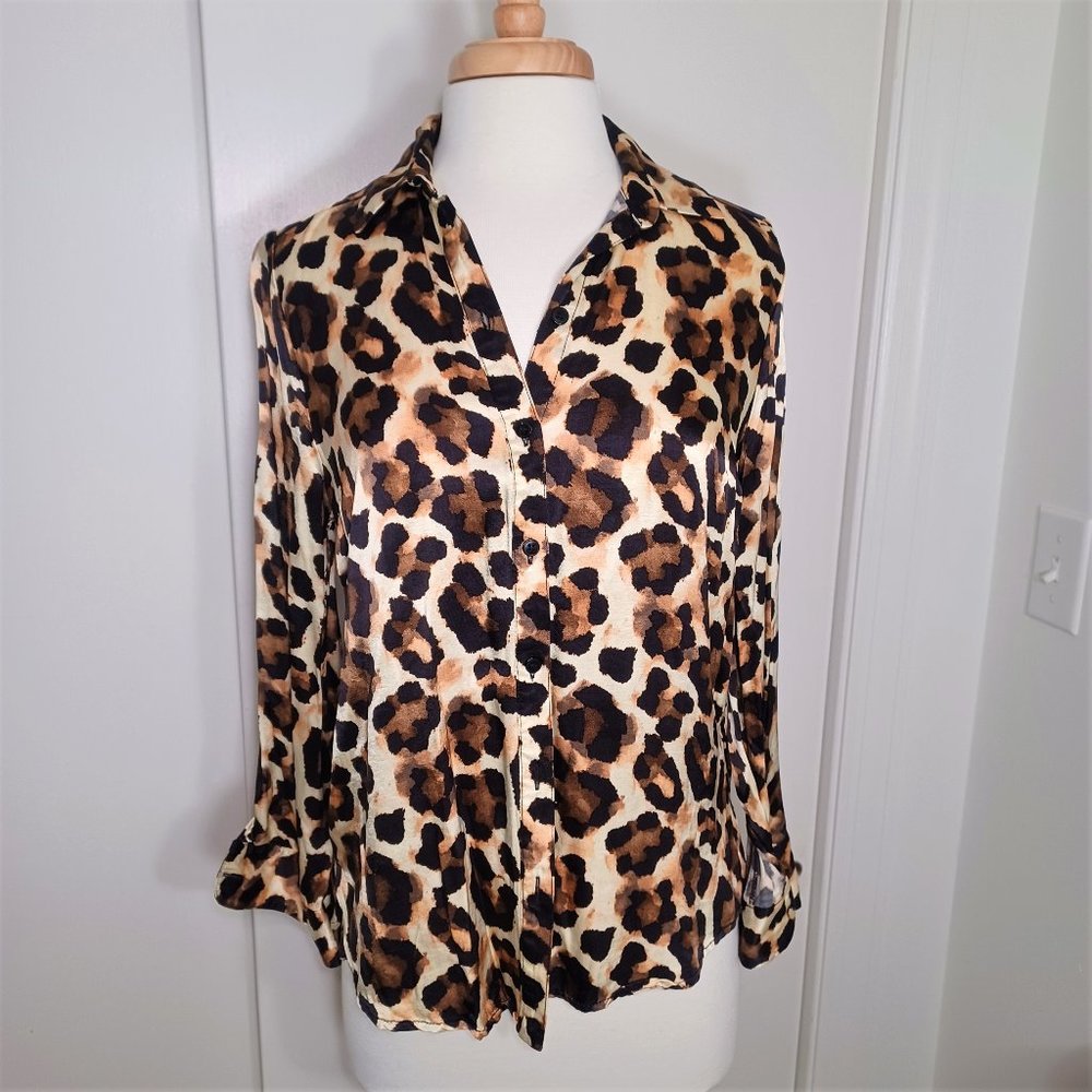 Top Shop leopard print long sleeve v-neck button down shirt size S